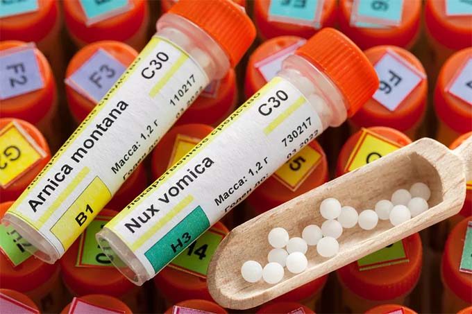 Sanidad ordena retirar y prohíbe la venta de miles de productos homeopáticos. El BOE recoge el listado de medicamentos que deberán ser sacados de las farmacias.