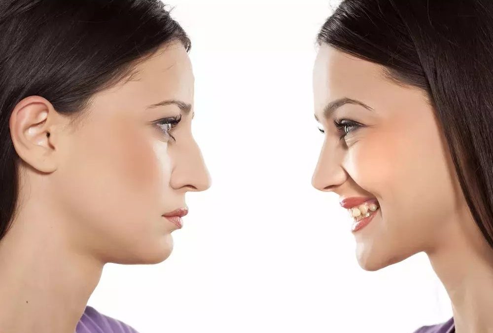Consejos para mejorar el aspecto de la nariz sin pasar por cirugía mediante gimnasia facial y maquillaje