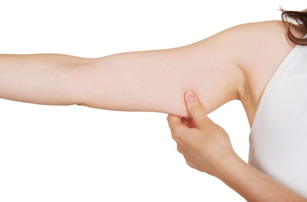 Algunos tratamientos para revertir la piel colgante de los brazos
