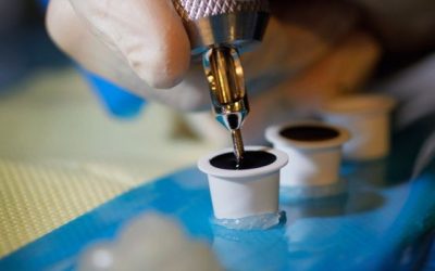 Alerta sanitaria: retiran más de 30 tintas para tatuaje y maquillaje permanente